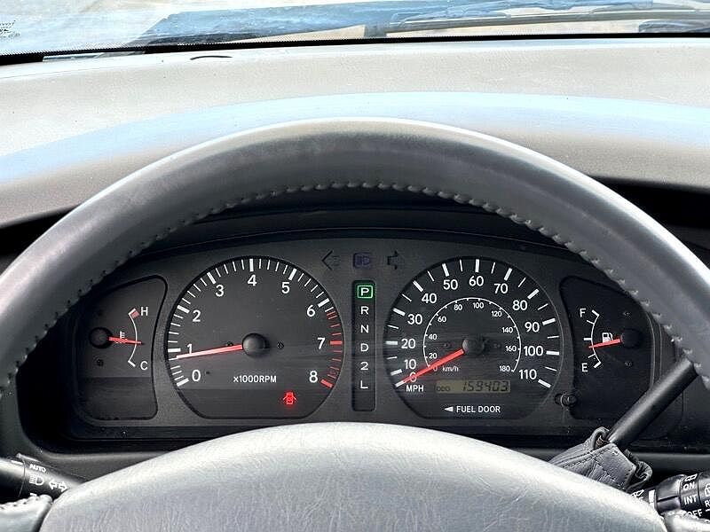 2000 Toyota Sienna XLE image 12