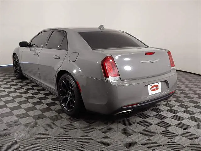 2019 Chrysler 300