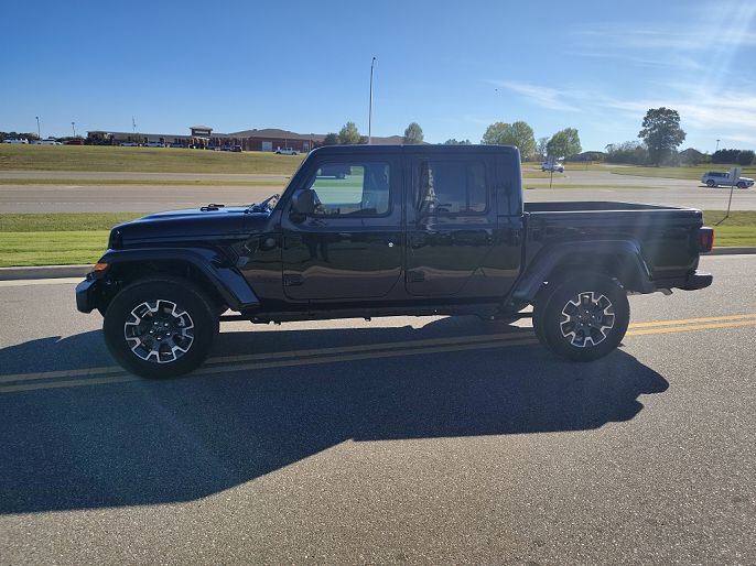 2025 Jeep Gladiator