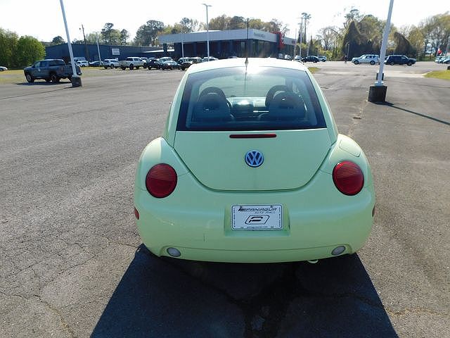 2001 Volkswagen New Beetle GLS image 3