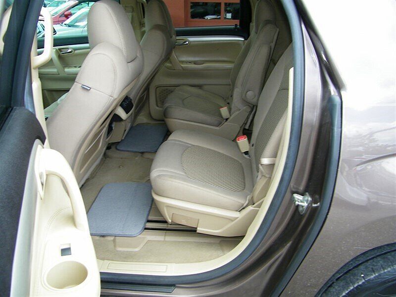2008 Saturn Outlook XE image 10