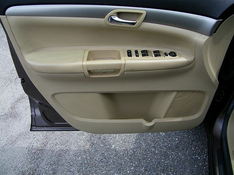 2008 Saturn Outlook XE image 19