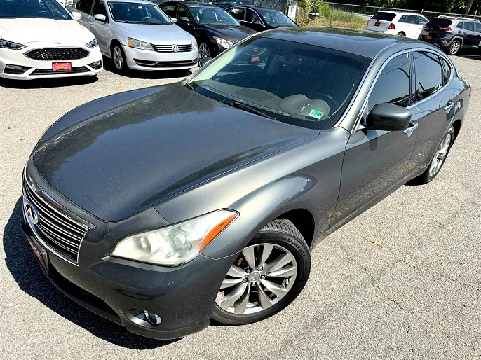 2012 Infiniti M37