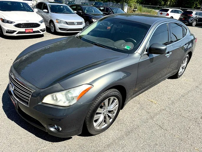 2012 Infiniti M37