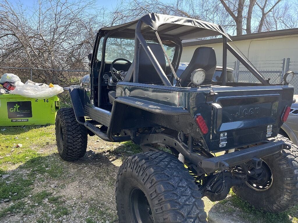 1985 Jeep CJ null image 2