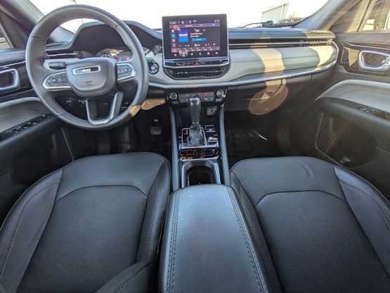2023 Jeep Compass Limited photo 10