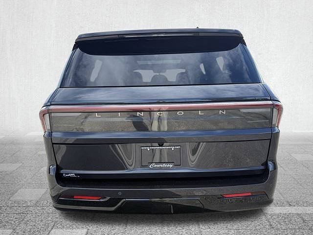 2025 Lincoln Navigator L
