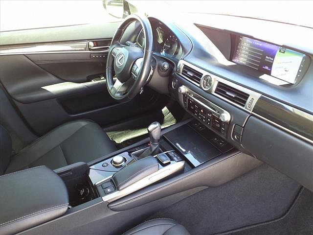 2017 Lexus GS 200t image 9