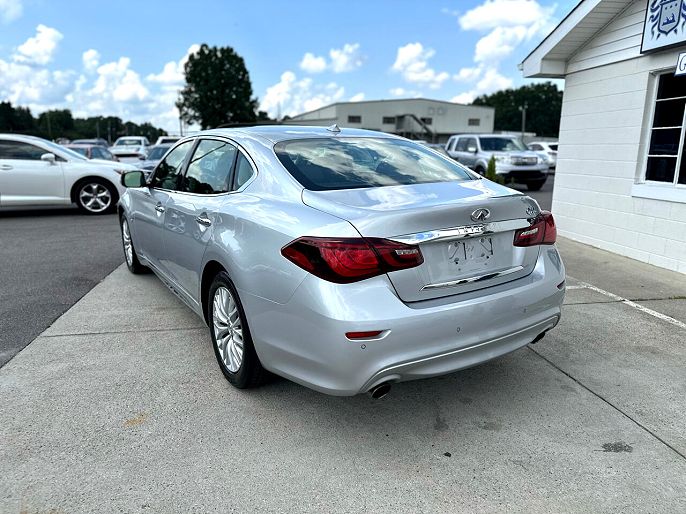 2015 Infiniti Q70