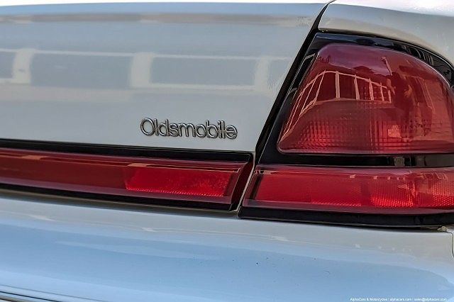 1999 Oldsmobile Eighty Eight null image 23