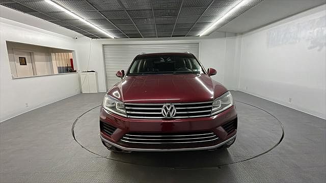 2016 Volkswagen Touareg Luxury image 8