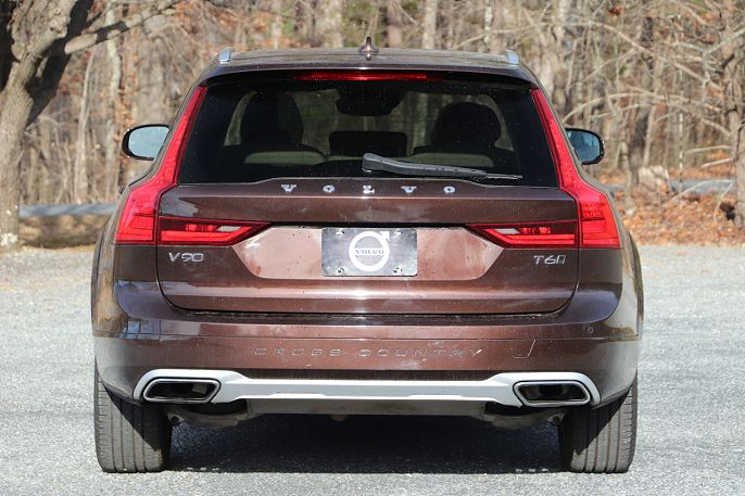 2017 Volvo V90