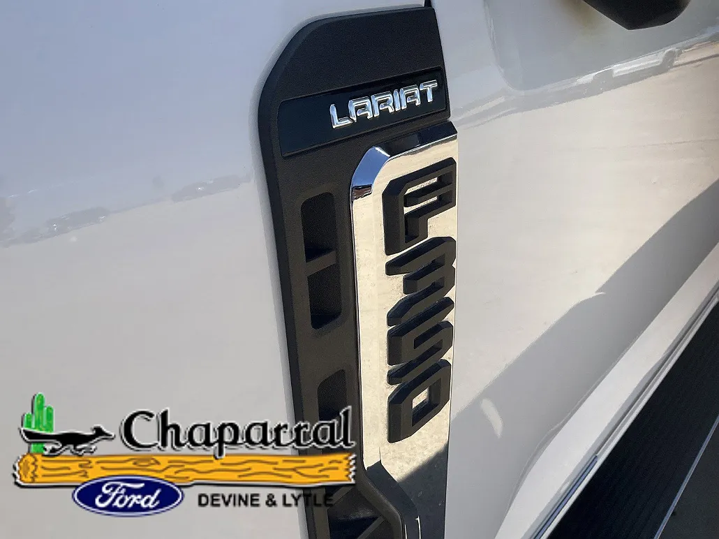 2023 Ford F-350 Lariat image 2