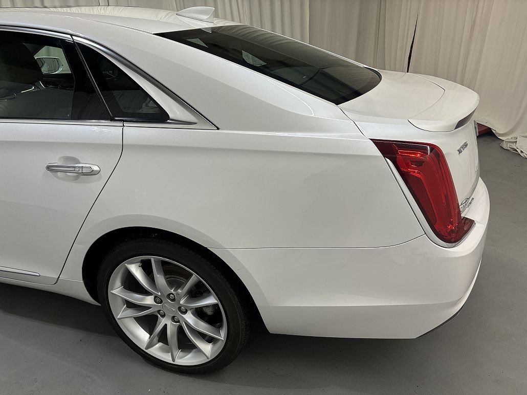 2018 Cadillac XTS Premium Luxury image 4