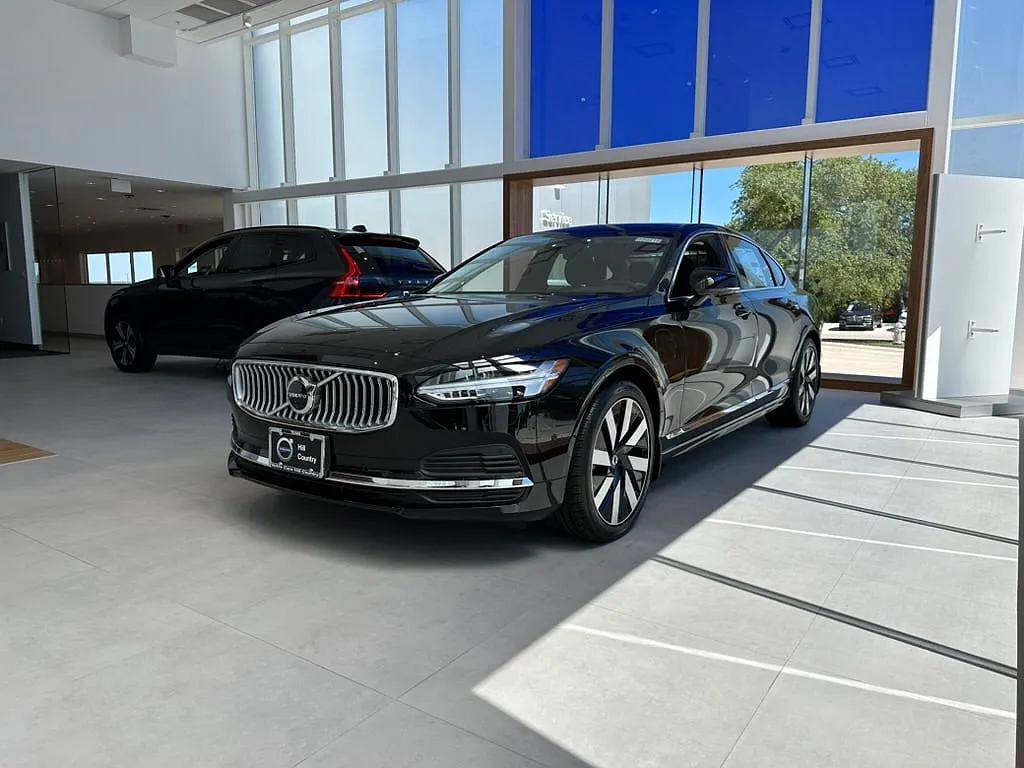2024 Volvo S90 T8 Ultimate image 1