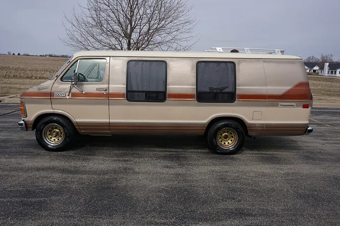 1984 Dodge Ram Van