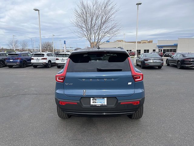 2024 Volvo XC40