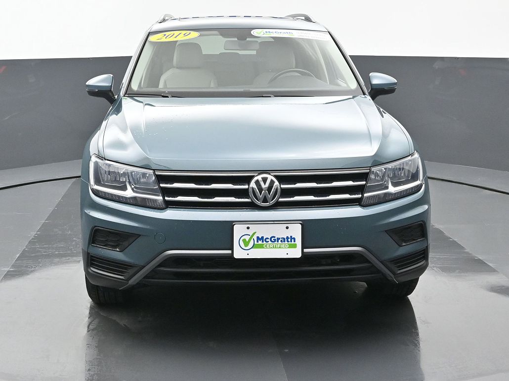 2019 Volkswagen Tiguan SE image 2