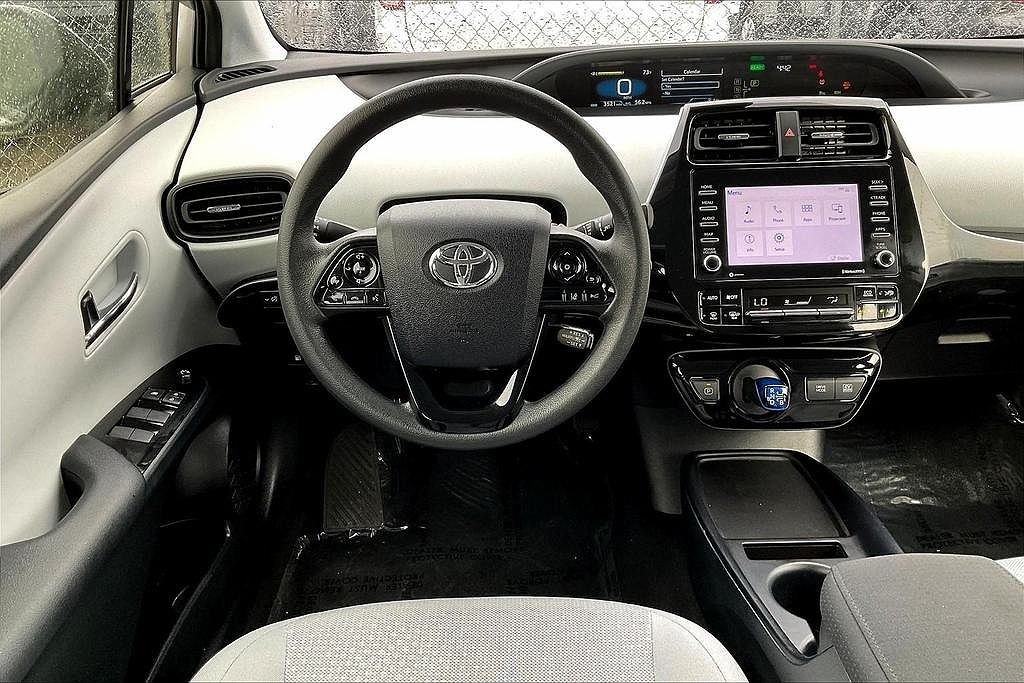 2022 Toyota Prius Nightshade Edition image 4