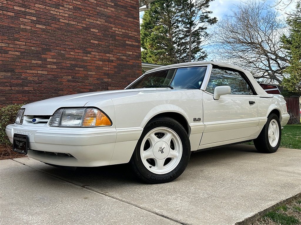 1993 Ford Mustang LX image 1