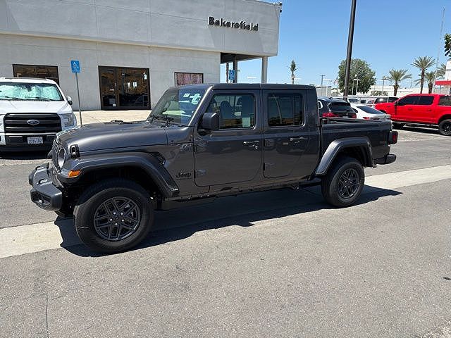 2026 Jeep Gladiator
