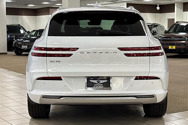 2025 Genesis GV70
