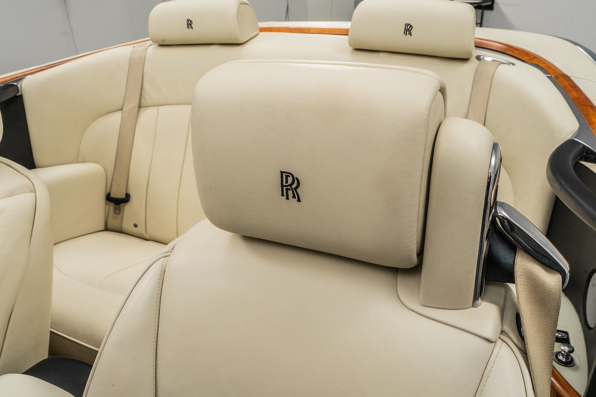 2013 Rolls-Royce Phantom Drophead image 25