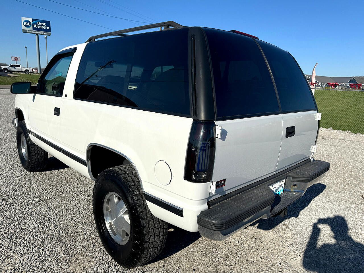 1996 Chevrolet Tahoe null image 2
