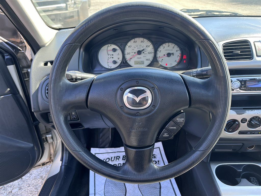 2002 Mazda Protege ES image 5