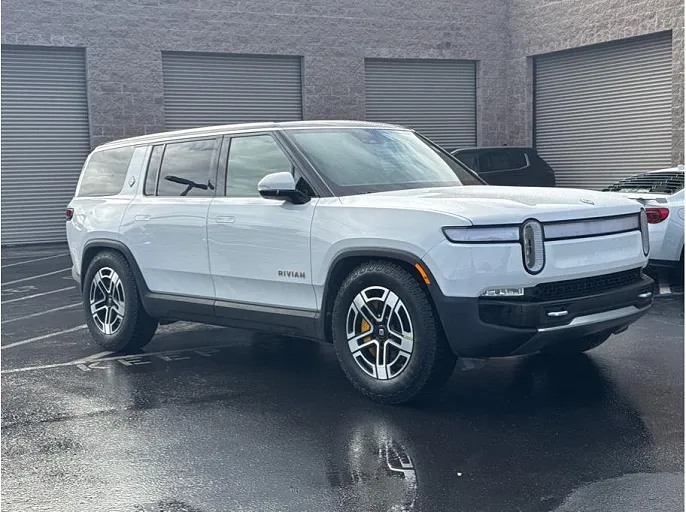 2023 Rivian R1S