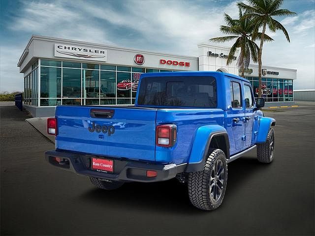 2025 Jeep Gladiator