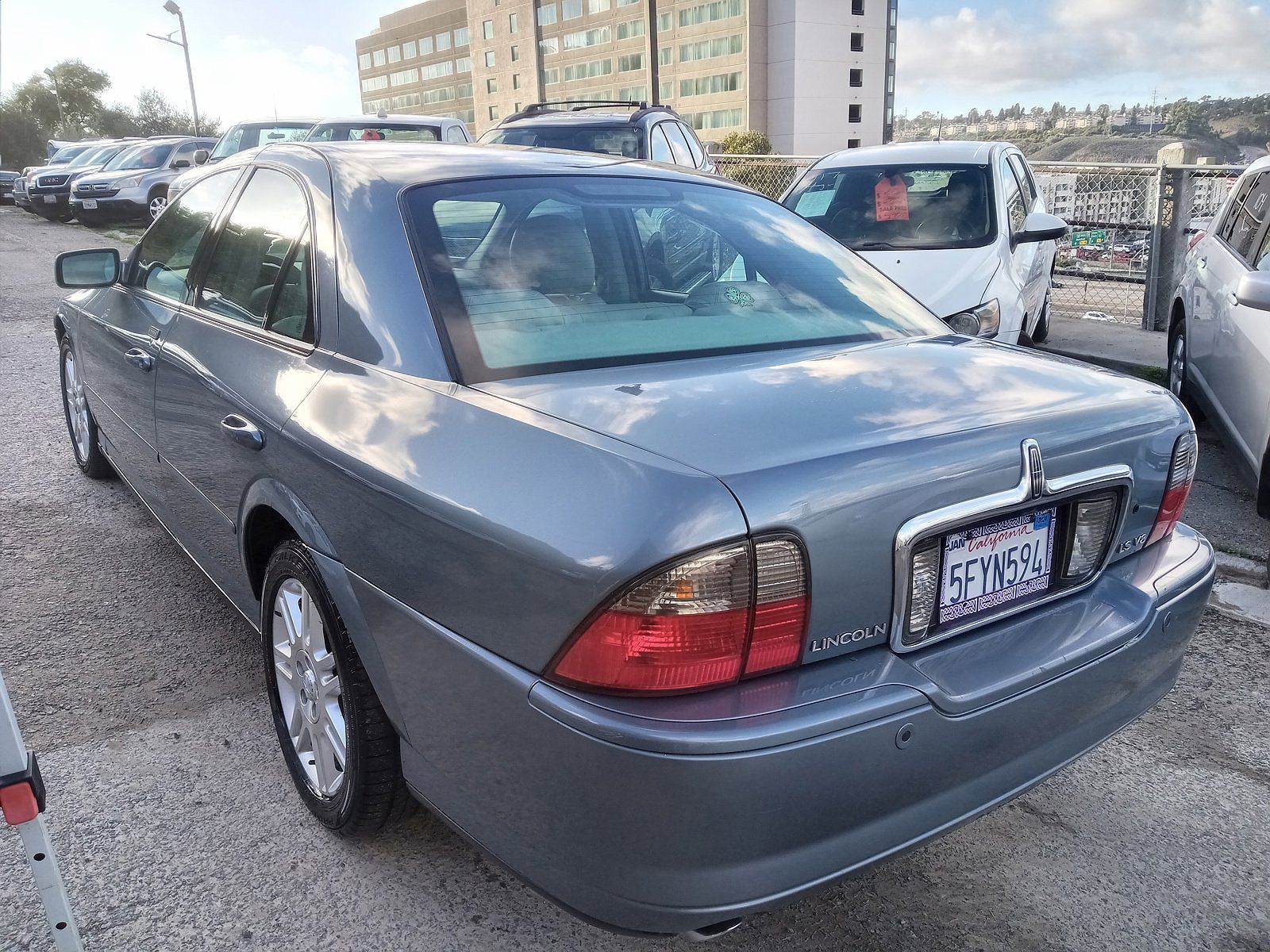 2004 Lincoln LS Sport image 2