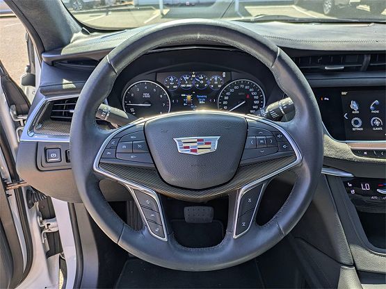 2017 Cadillac XT5 Platinum photo 11