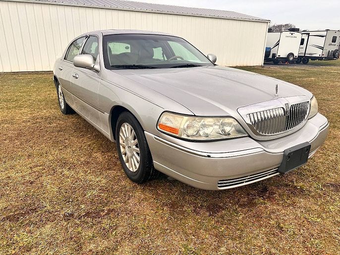 2004 Lincoln Town Car
