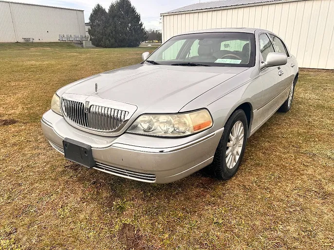2004 Lincoln Town Car