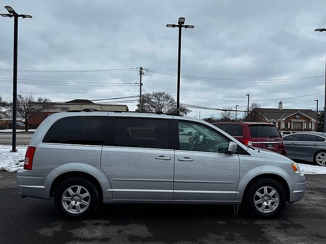 2008 Chrysler Town & Country