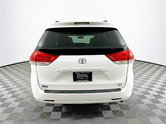2013 Toyota Sienna Limited image 13
