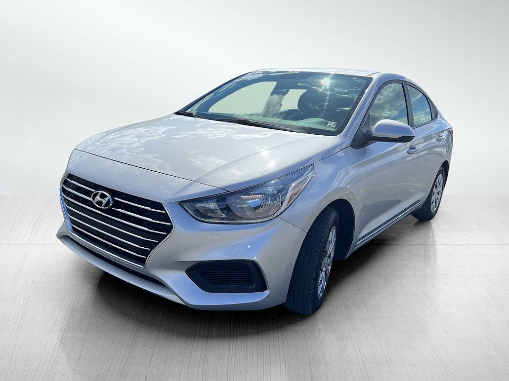 2021 Hyundai Accent SE image 2
