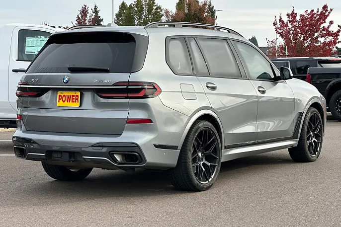 2023 BMW X7