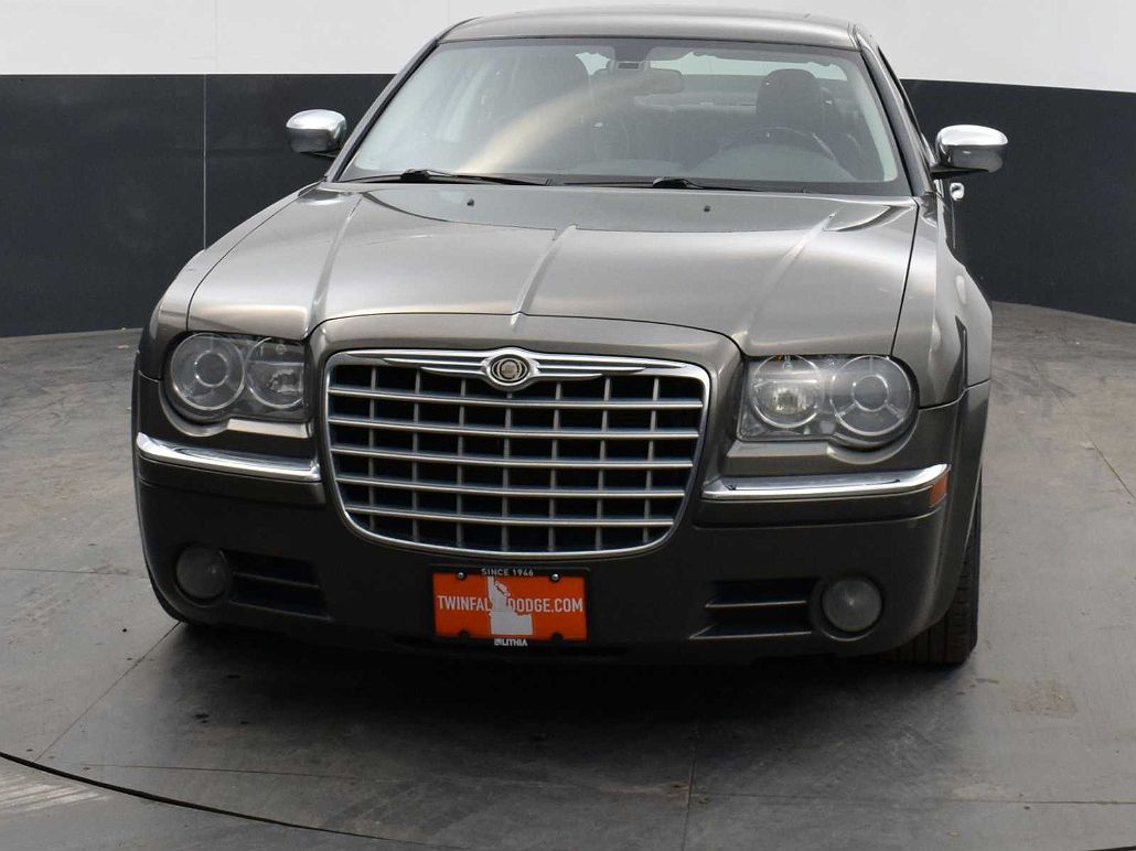 2009 Chrysler 300 C image 1