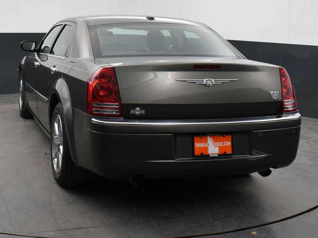 2009 Chrysler 300 C image 5