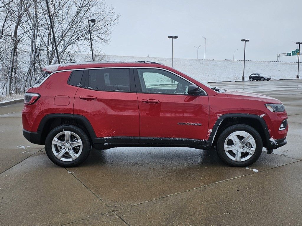 2024 Jeep Compass null image 1