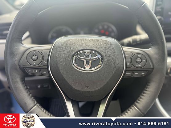 2022 Toyota RAV4 Hybrid SE photo 10