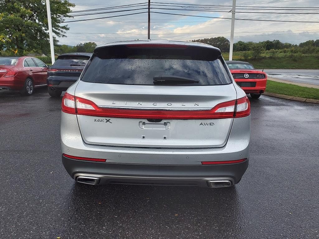 2018 Lincoln MKX Reserve image 3