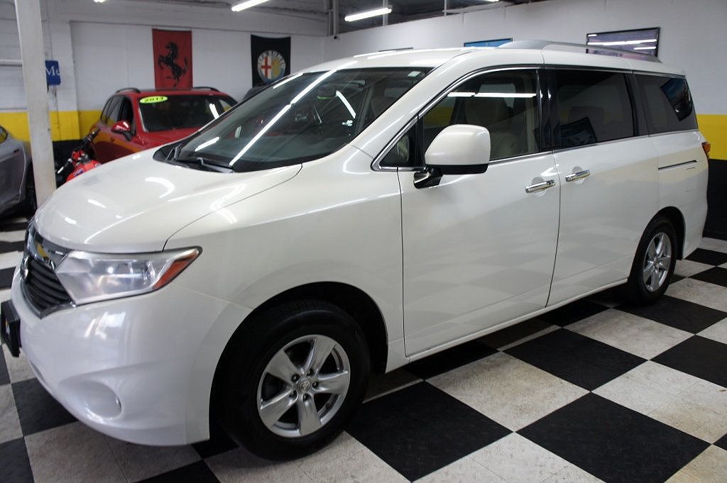 2016 Nissan Quest null image 2