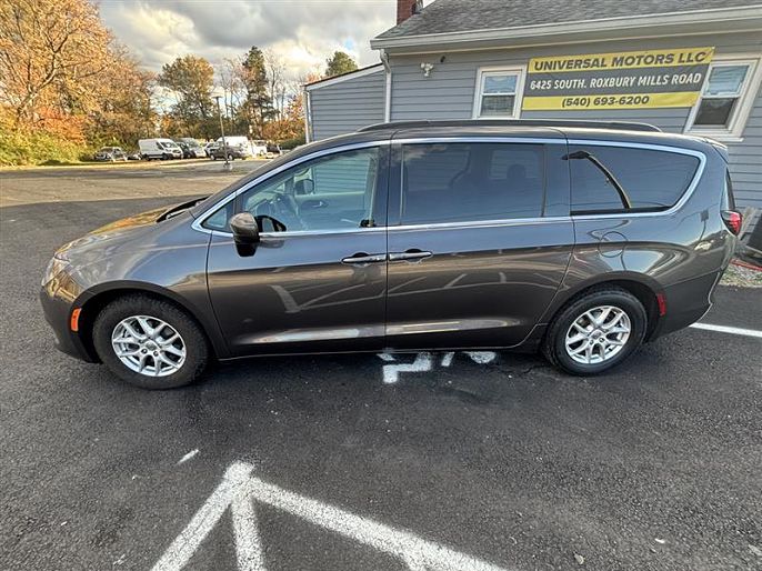2020 Chrysler Voyager