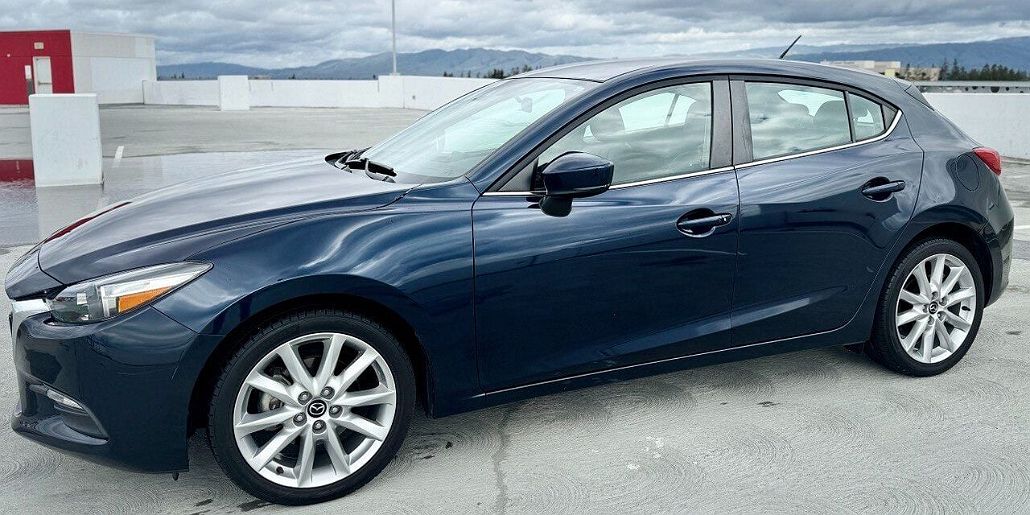 2017 Mazda Mazda3 Touring image 4