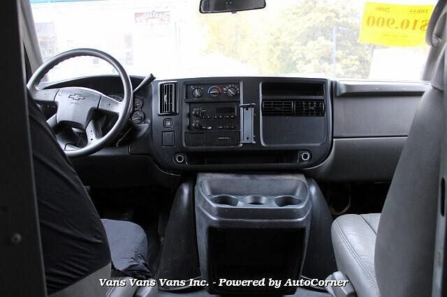 2006 Chevrolet Express 1500 image 31