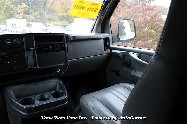 2006 Chevrolet Express 1500 image 32