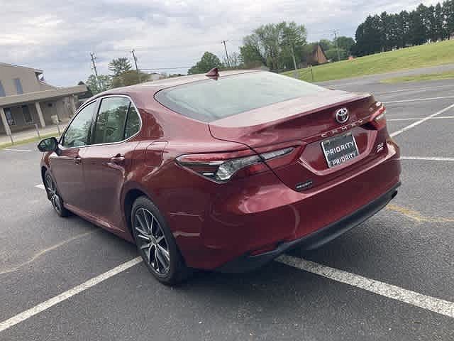 2021 Toyota Camry XLE image 3